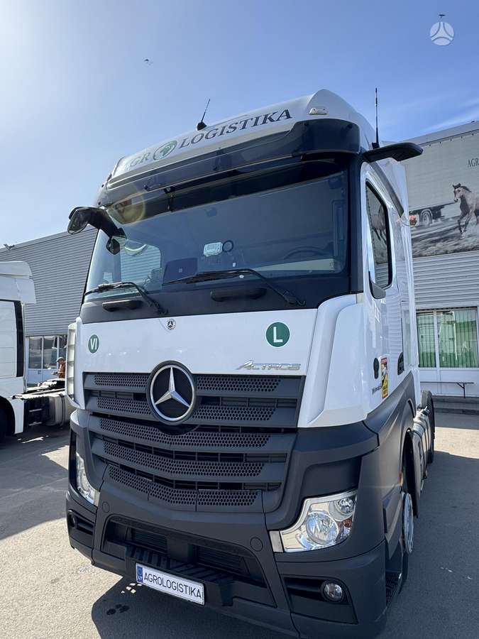 Mercedes-Benz Actros 1845, double sleeper
