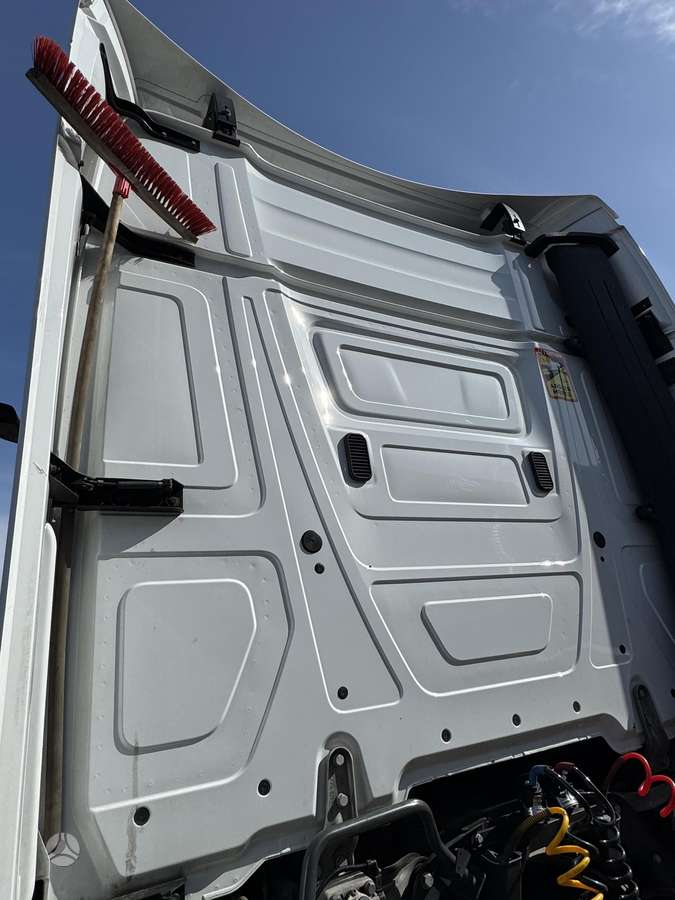 Mercedes-Benz Actros 1845, double sleeper