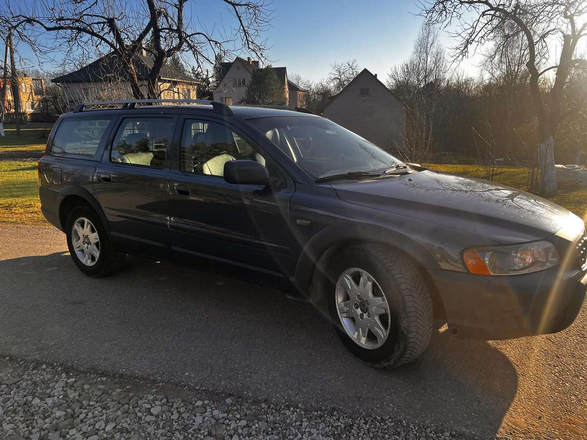 Volvo XC70, 2.4 l., wagon