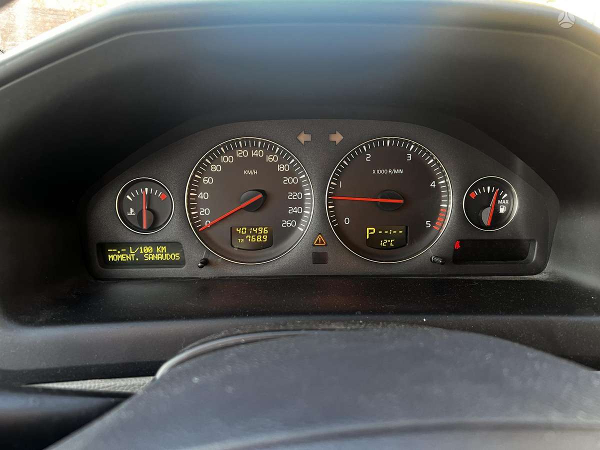 Volvo XC70, 2.4 l., wagon
