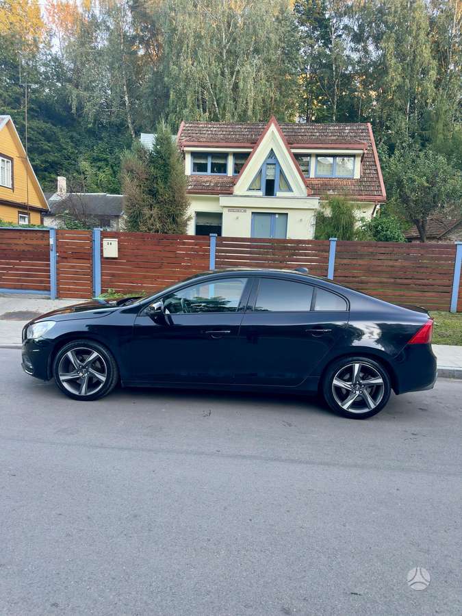 Volvo S60 - 1