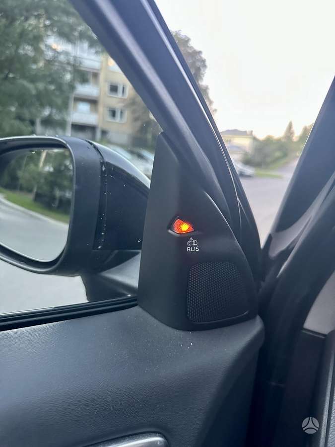Volvo S60, 2.4 l., Седан