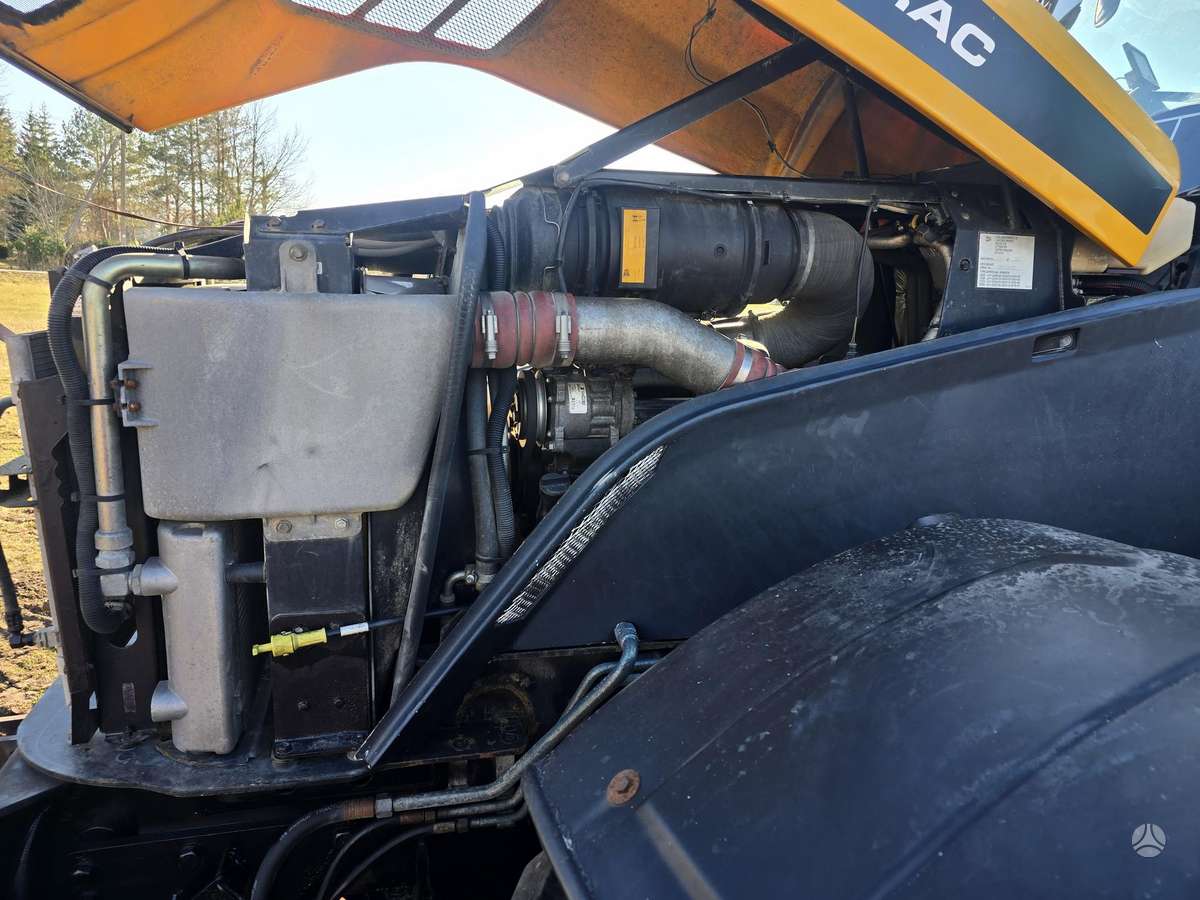JCB 8250, traktoriai