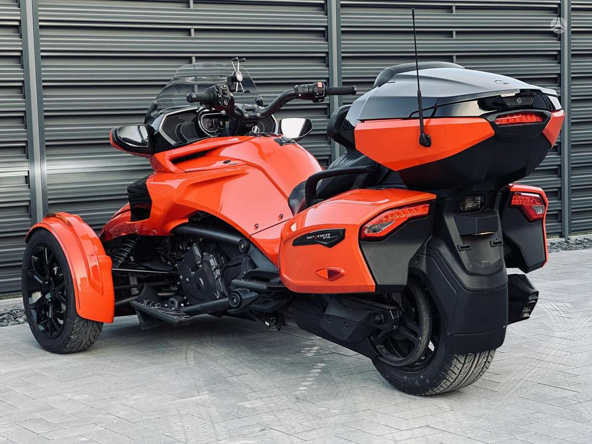 Can-Am Spyder 1330cc, trikes
