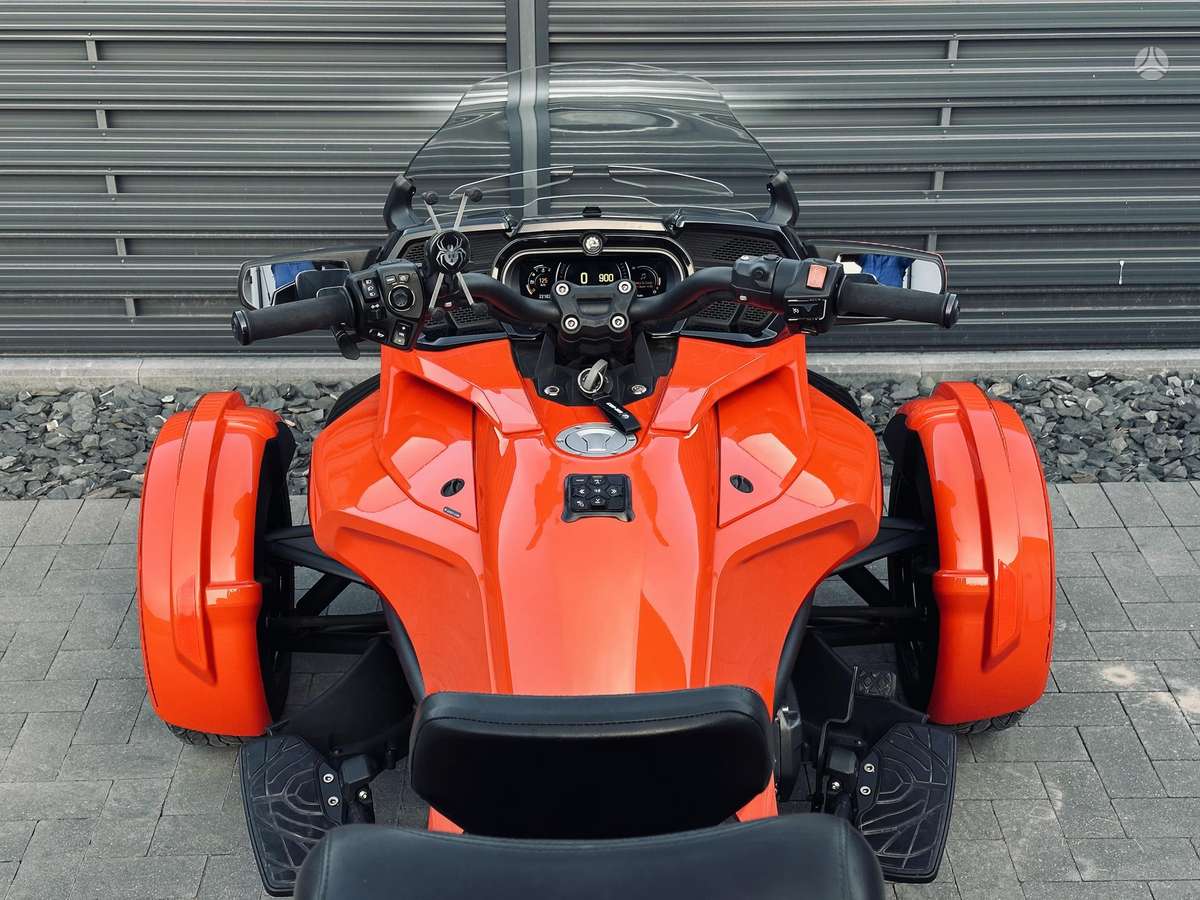 Can-Am Spyder 1330cc, трициклы