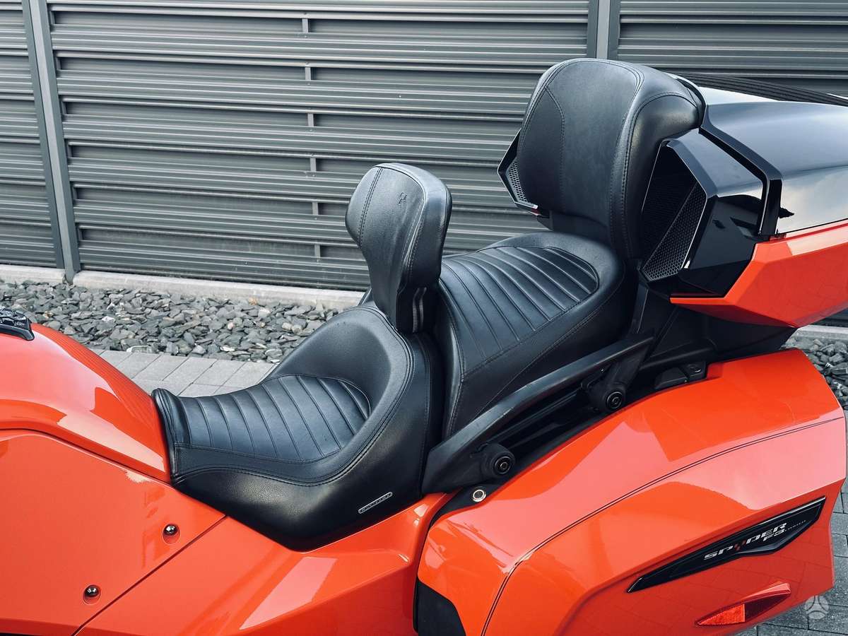 Can-Am Spyder 1330cc, трициклы