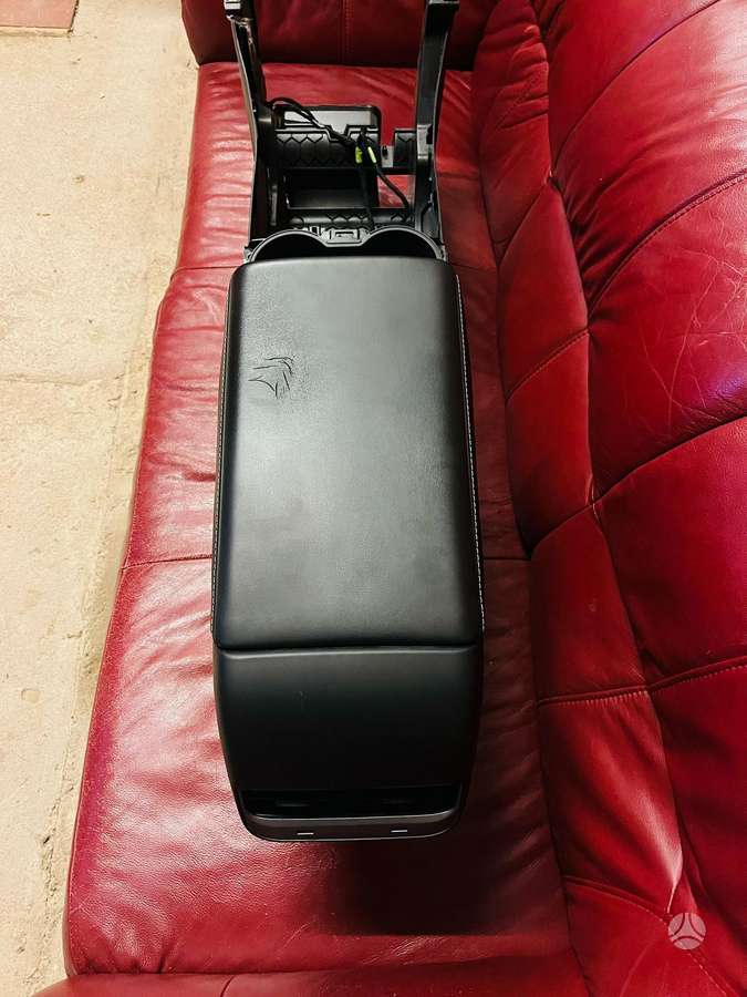 Tesla Model 3 Centrinė konsolė tesla model 3 2018 2020