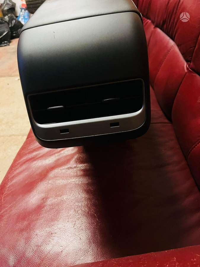 Tesla Model 3 Centrinė konsolė tesla model 3 2018 2020