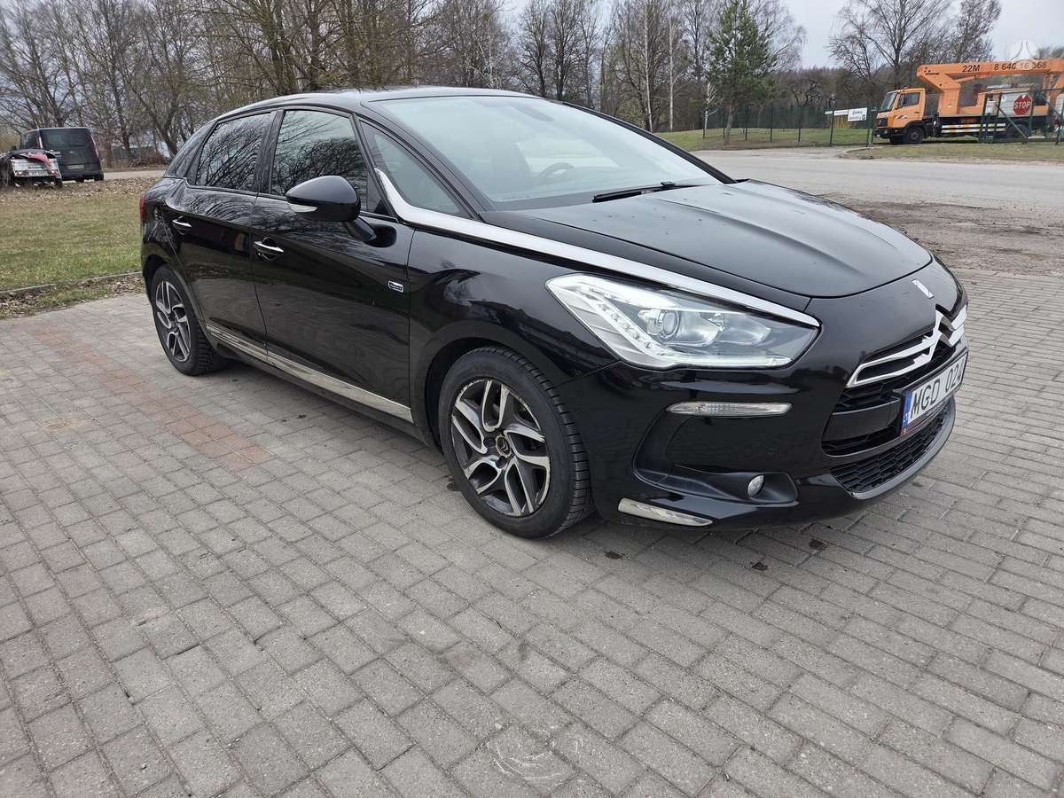 Citroen DS5, 2.0 l., hatchback