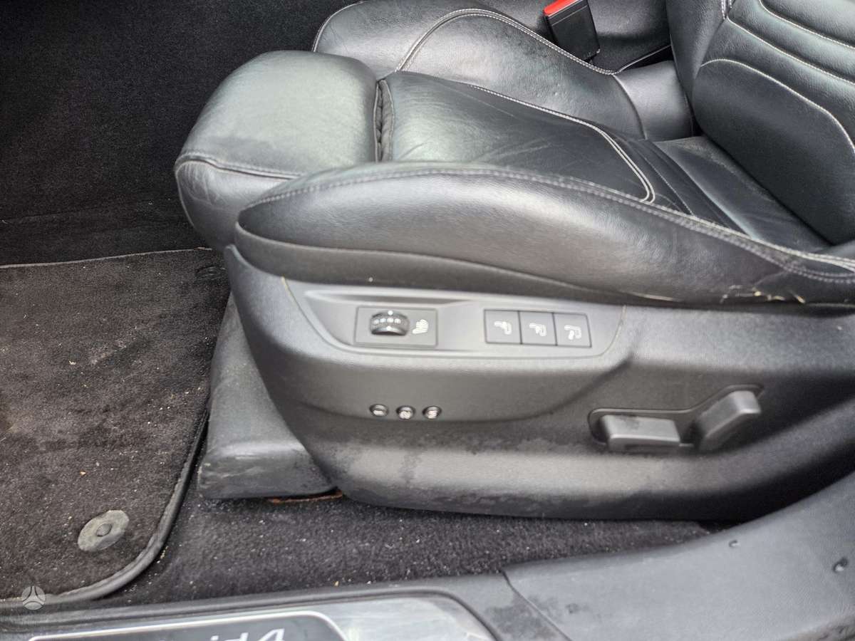 Citroen DS5, 2.0 l., hatchback