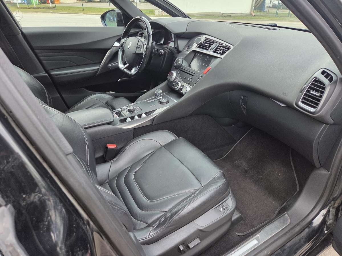Citroen DS5, 2.0 l., hatchback