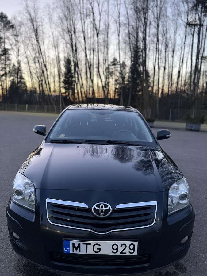 Toyota Avensis - 2