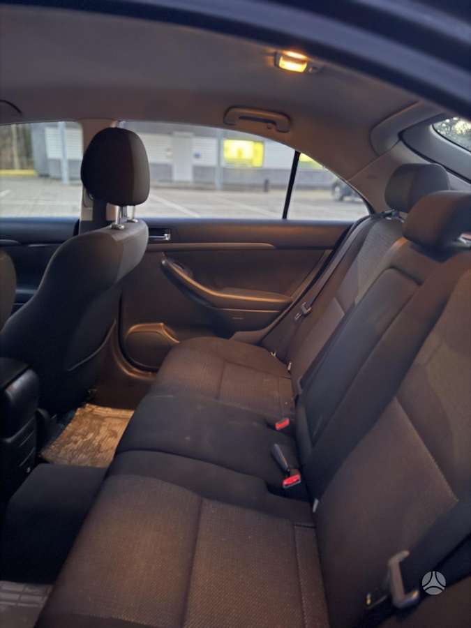 Toyota Avensis - 5
