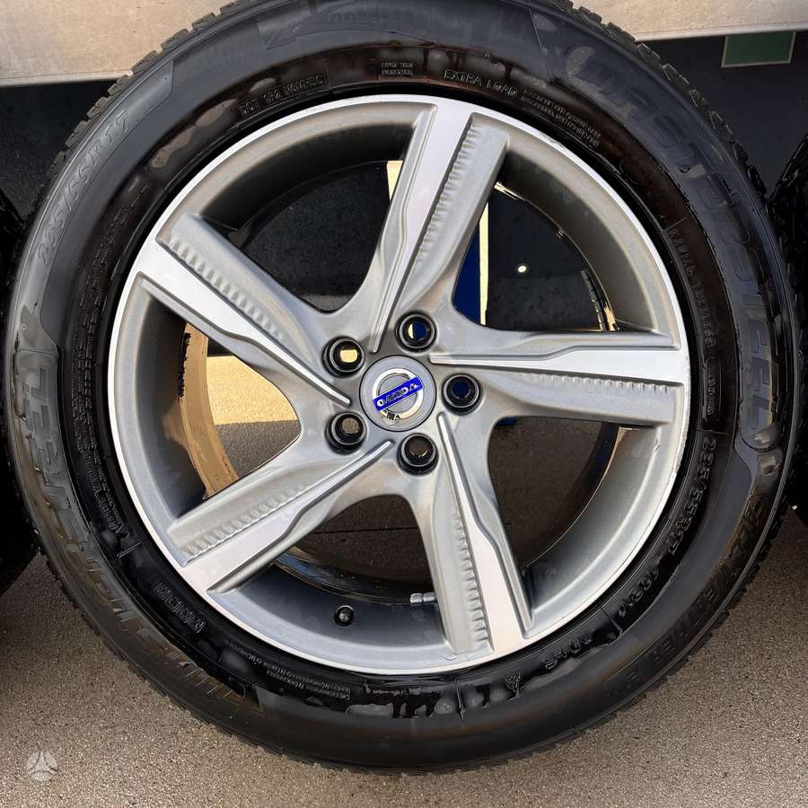 Volvo, lengvojo lydinio, R17