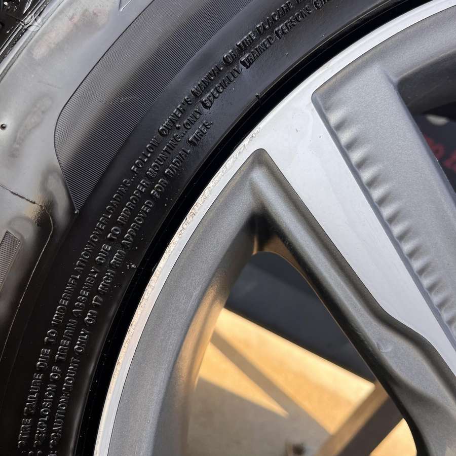 Volvo, lengvojo lydinio, R17