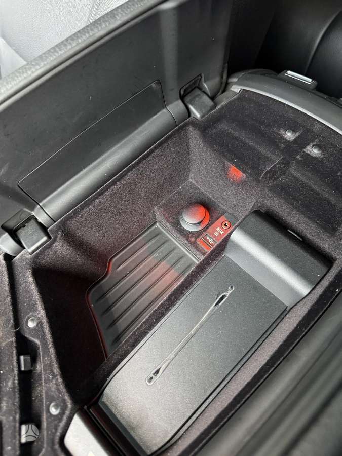 BMW 550, 4.4 l., Седан