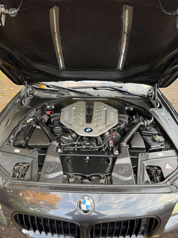 BMW 550, 4.4 l., Седан