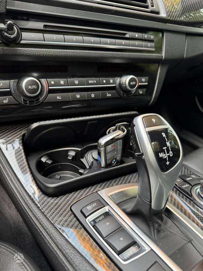 BMW 550, 4.4 l., Седан