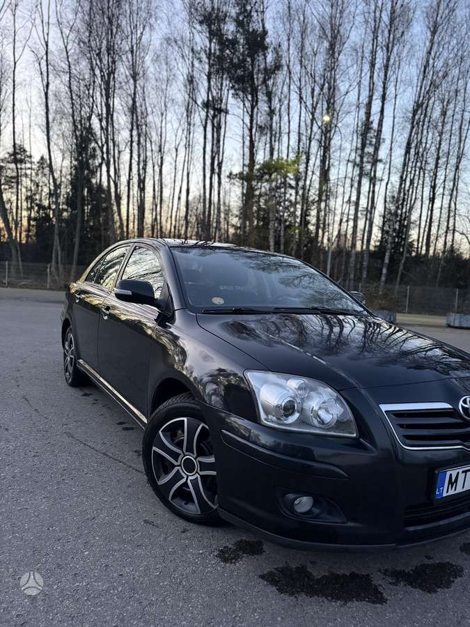 Toyota Avensis - 8