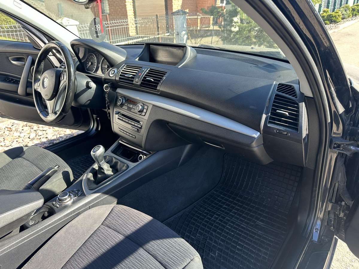 BMW 118, 2.0 l., hatchback