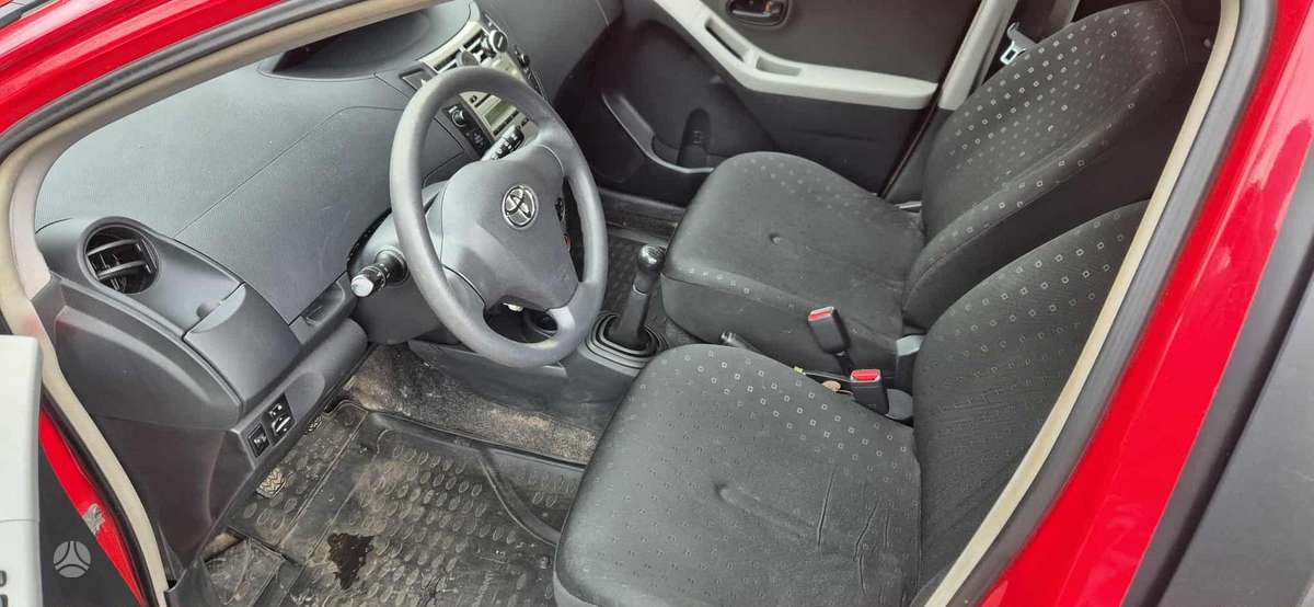 Toyota Yaris - 5