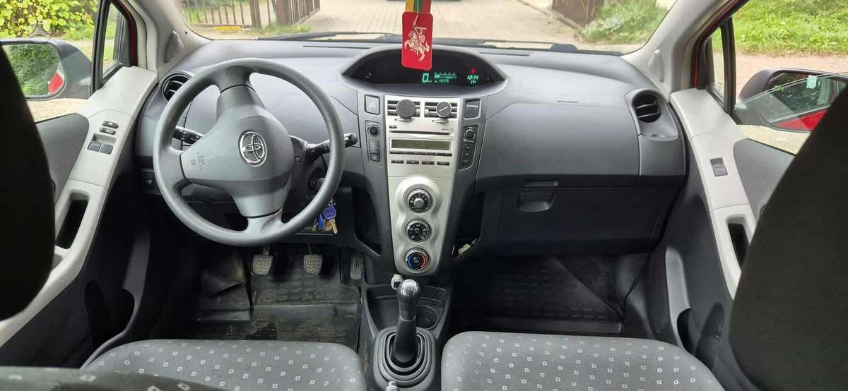 Toyota Yaris - 6
