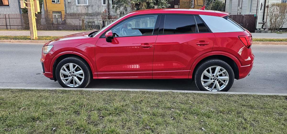 Audi Q2, 2.0 l., Внедорожник / Кроссовер