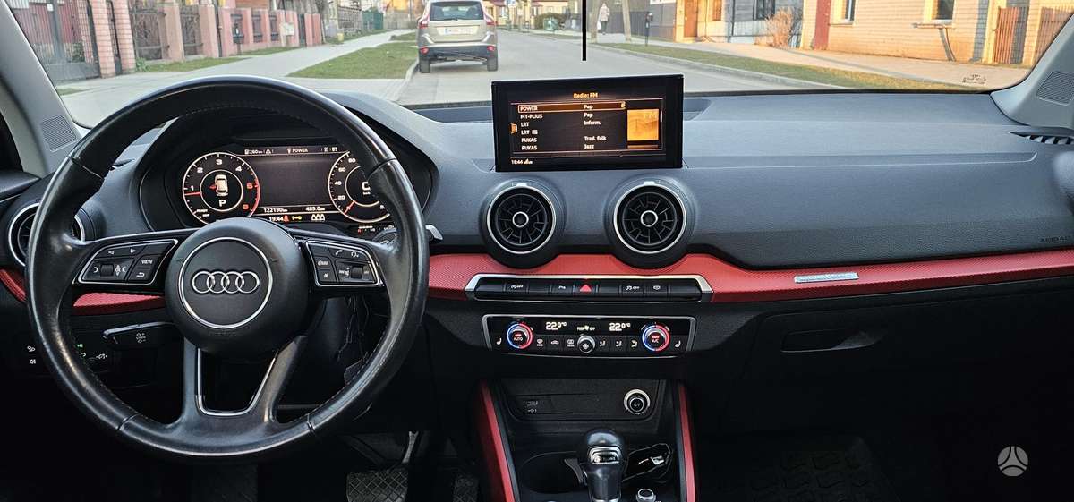 Audi Q2, 2.0 l., Внедорожник / Кроссовер