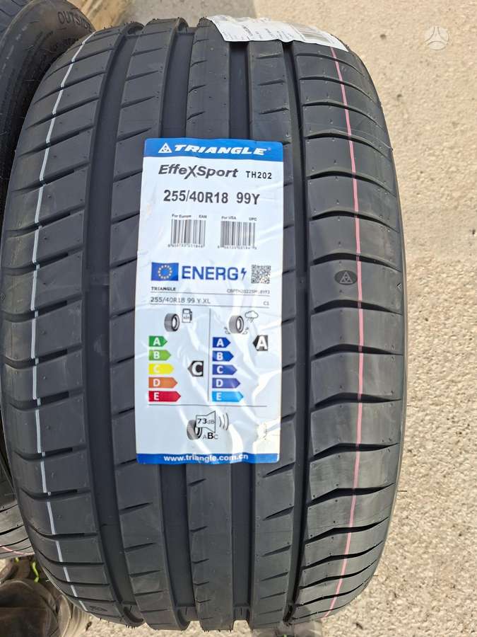 Triangle, summer 255/40 R18