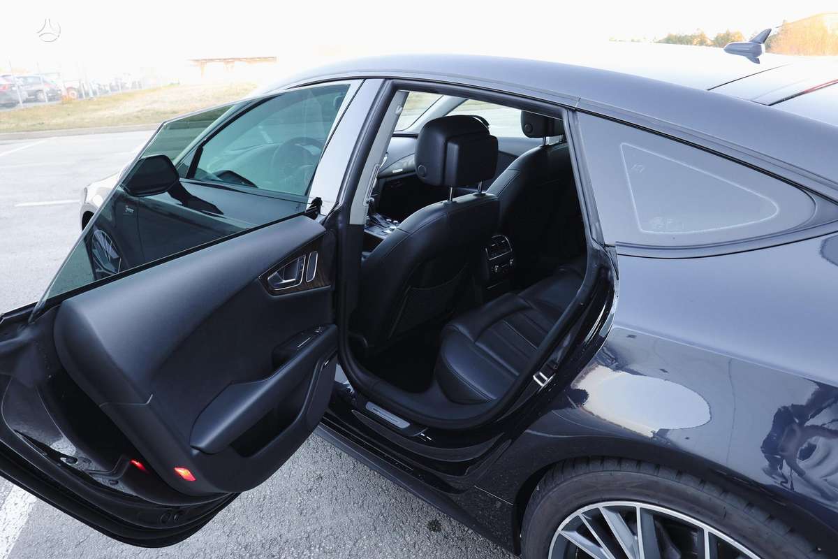 Audi A7, 3.0 l., hatchback