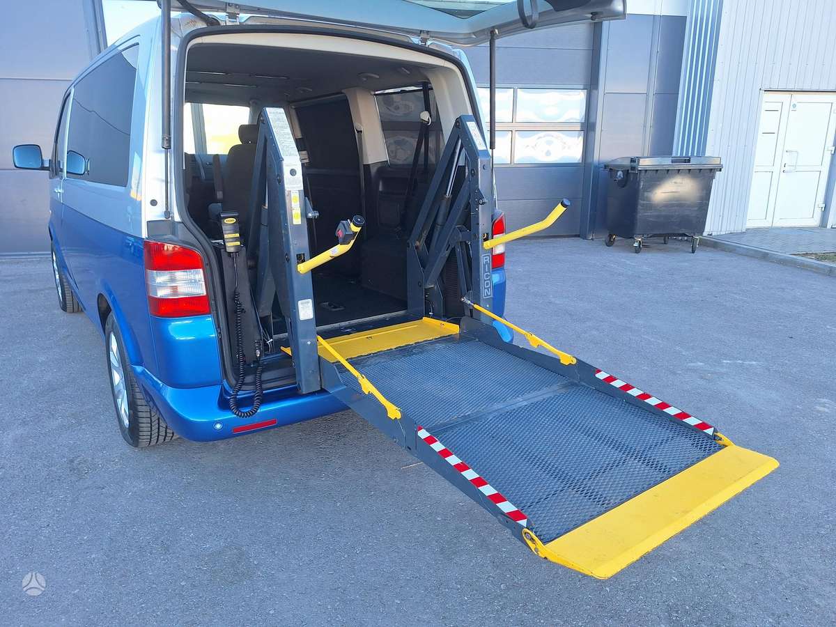 Volkswagen Multivan, 2.5 l., Минивэн