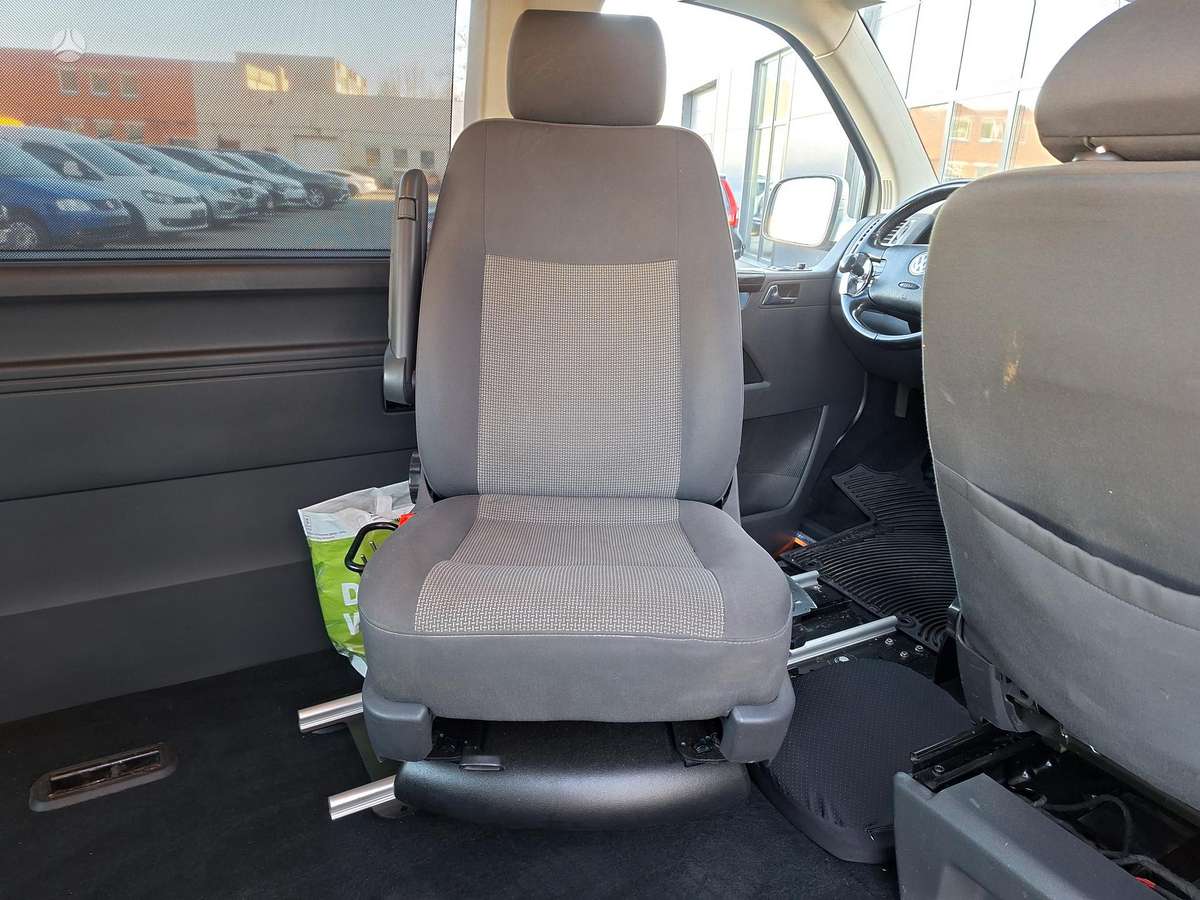 Volkswagen Multivan, 2.5 l., Минивэн