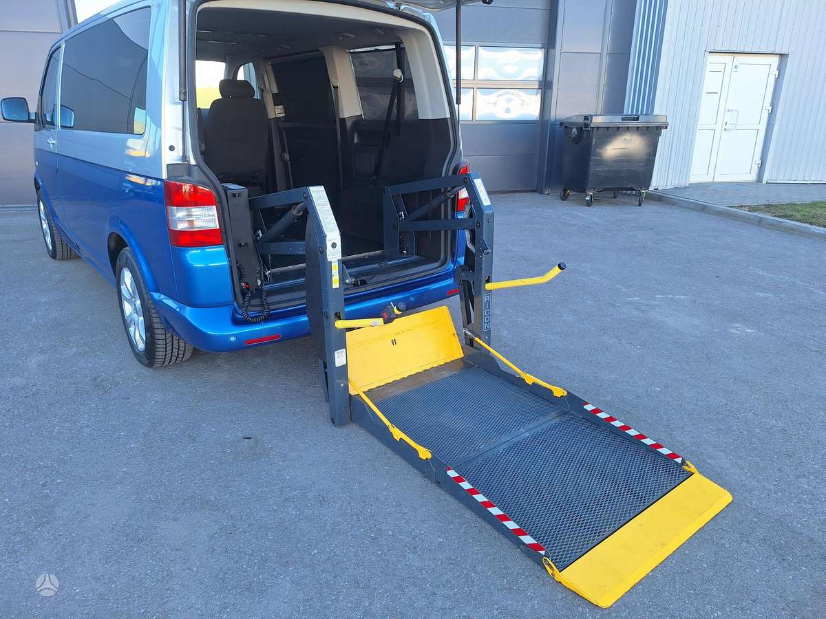 Volkswagen Multivan, 2.5 l., Минивэн