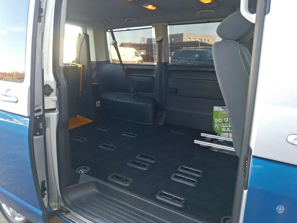 Volkswagen Multivan, 2.5 l., Минивэн