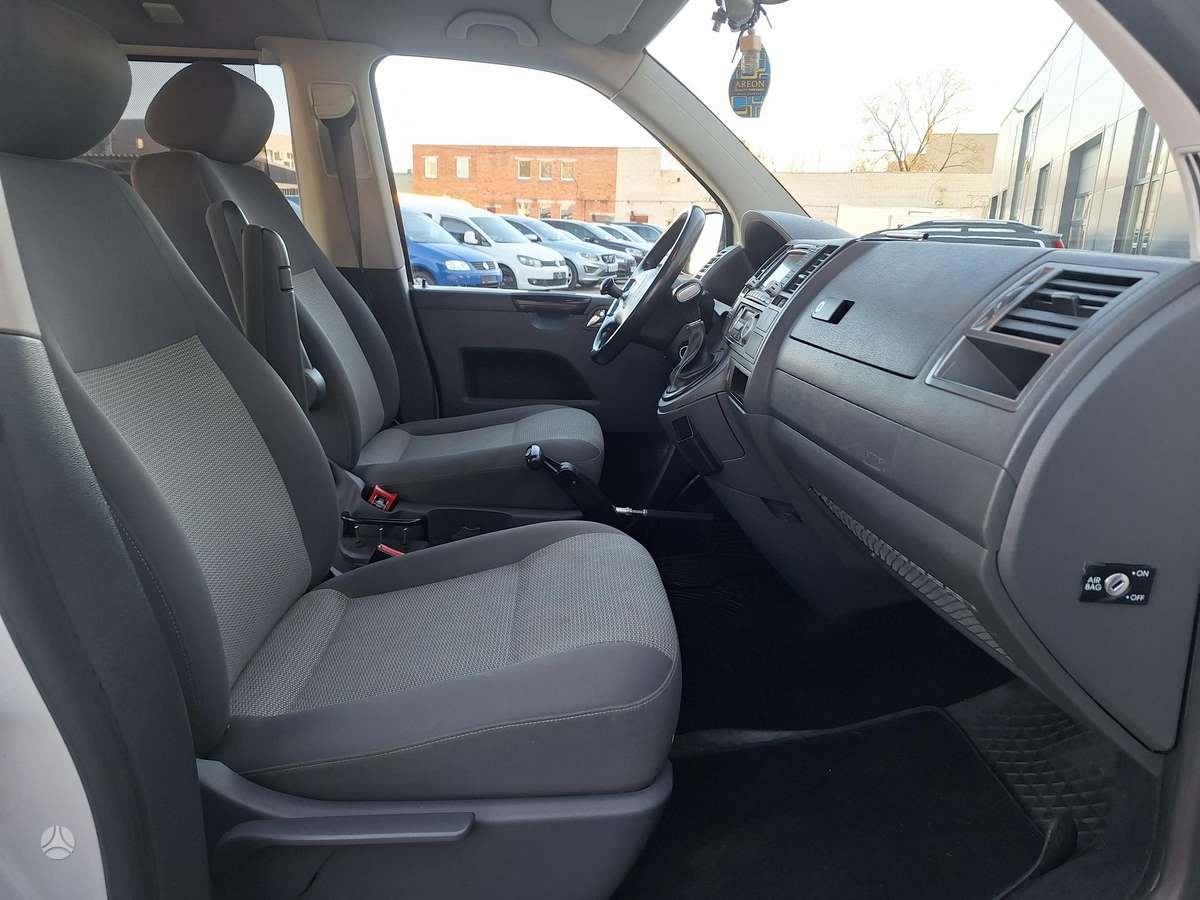 Volkswagen Multivan, 2.5 l., Минивэн