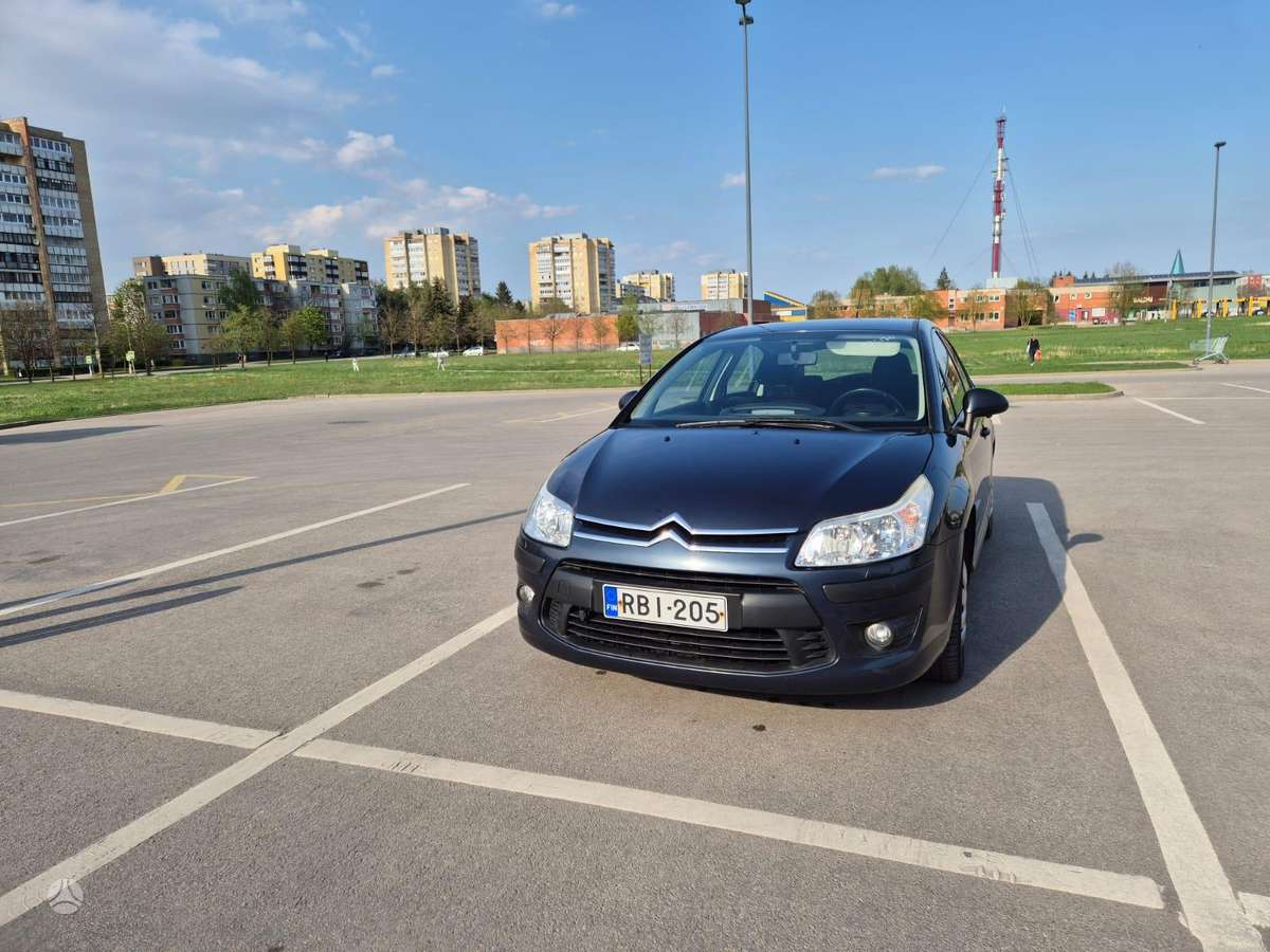 Citroen C4, 1.6 l., hatchback
