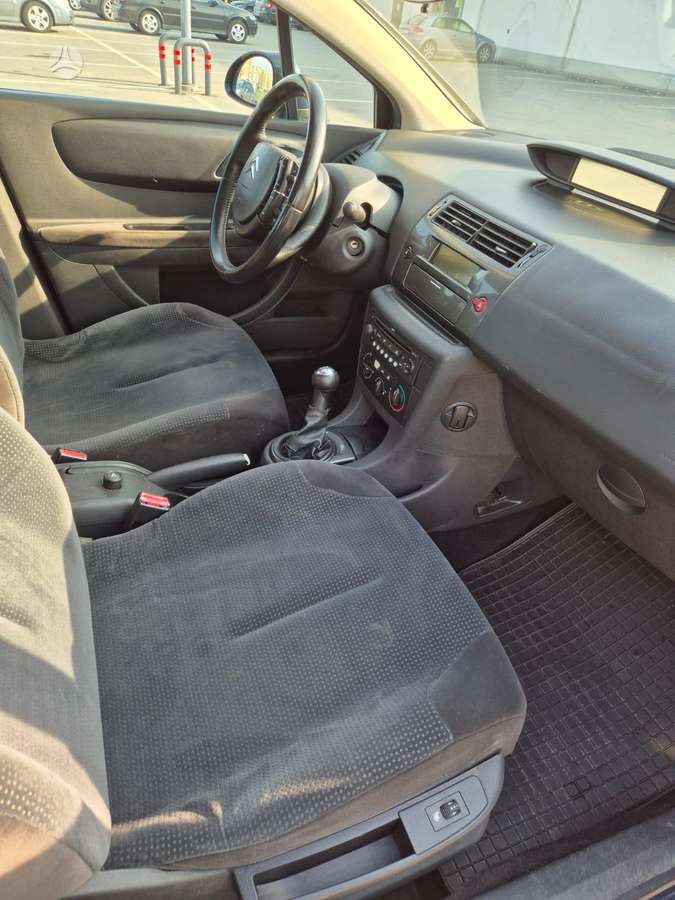 Citroen C4, 1.6 l., hatchback
