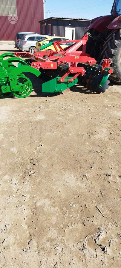 AGRO-MASZ Trol 400, žemės dirbimo / ruošimo technika