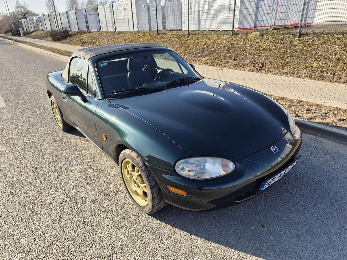 Mazda MX-5, 1.8 l., convertible