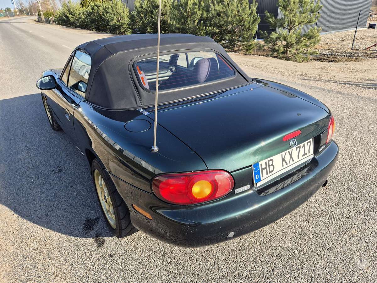 Mazda MX-5, 1.8 l., convertible