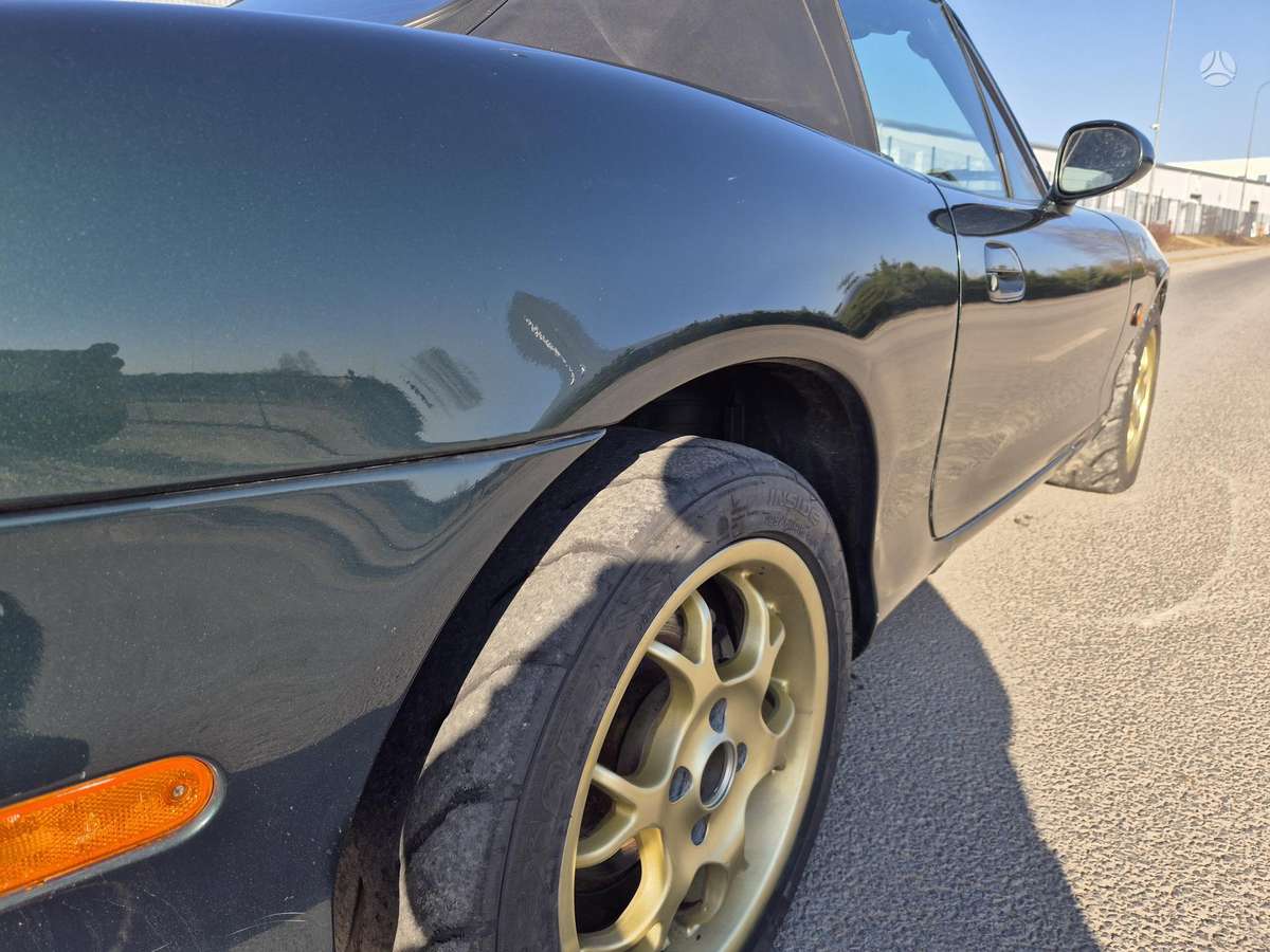 Mazda MX-5, 1.8 l., convertible