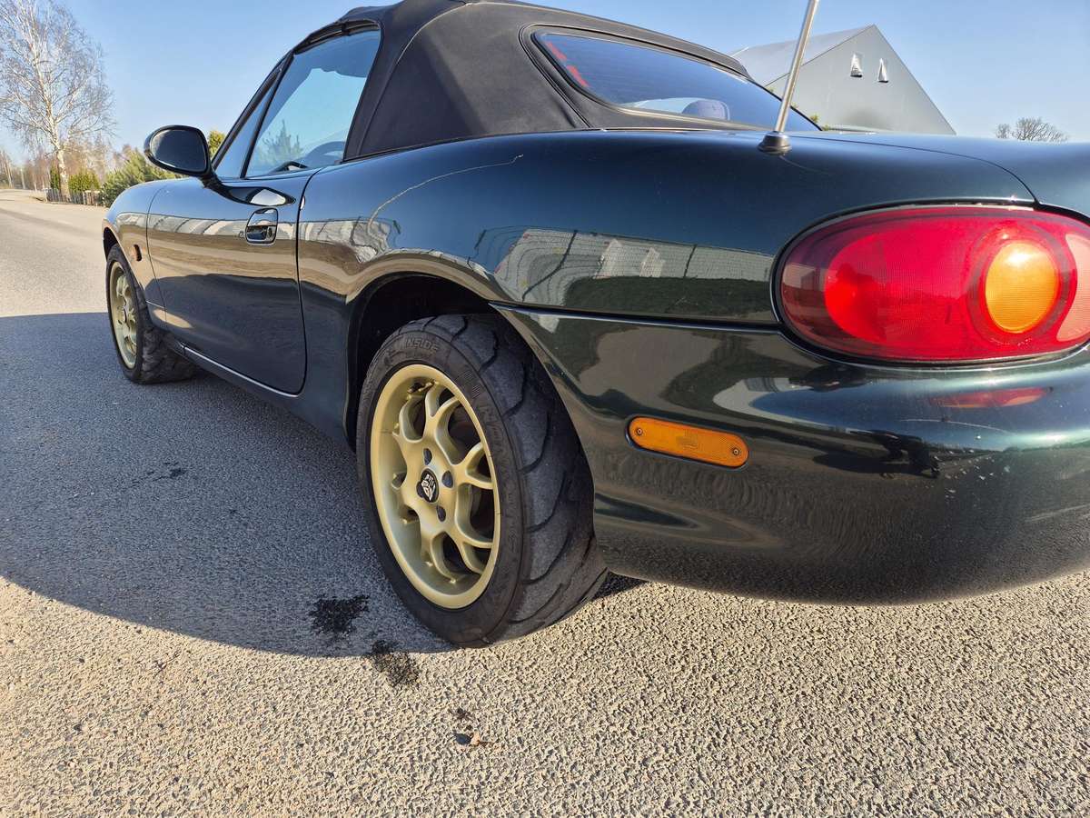Mazda MX-5, 1.8 l., convertible