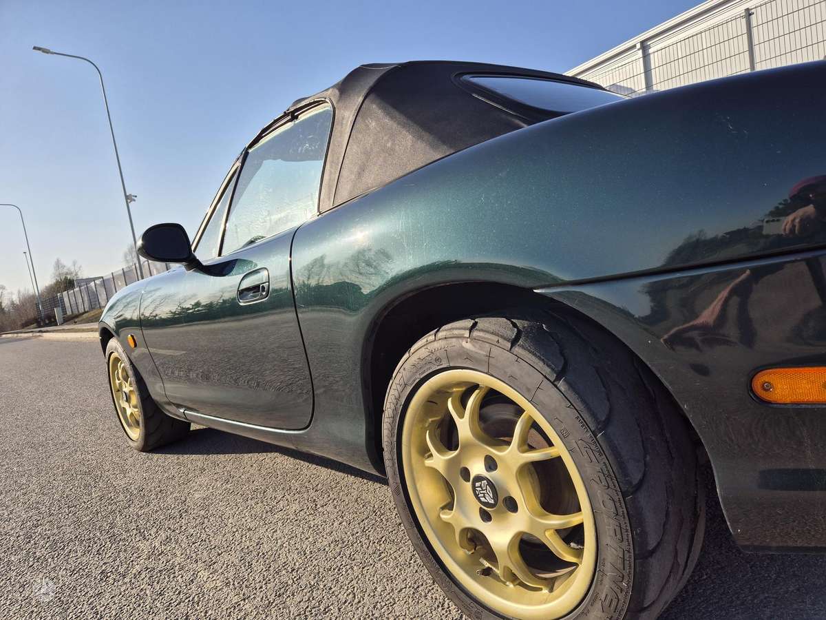 Mazda MX-5, 1.8 l., convertible