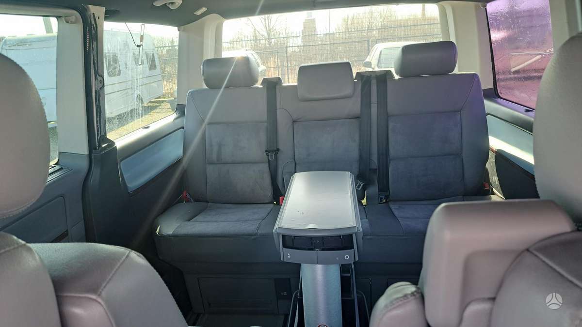 Volkswagen Multivan, 2.5 l., Минивэн
