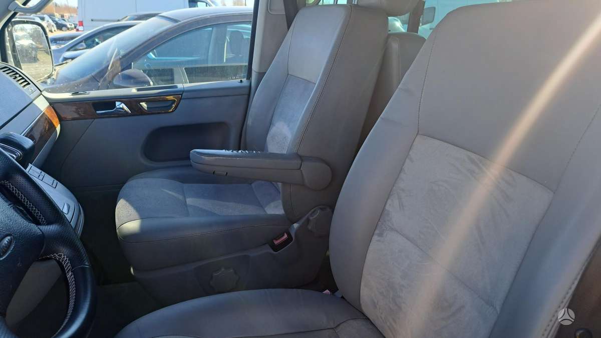 Volkswagen Multivan, 2.5 l., Минивэн