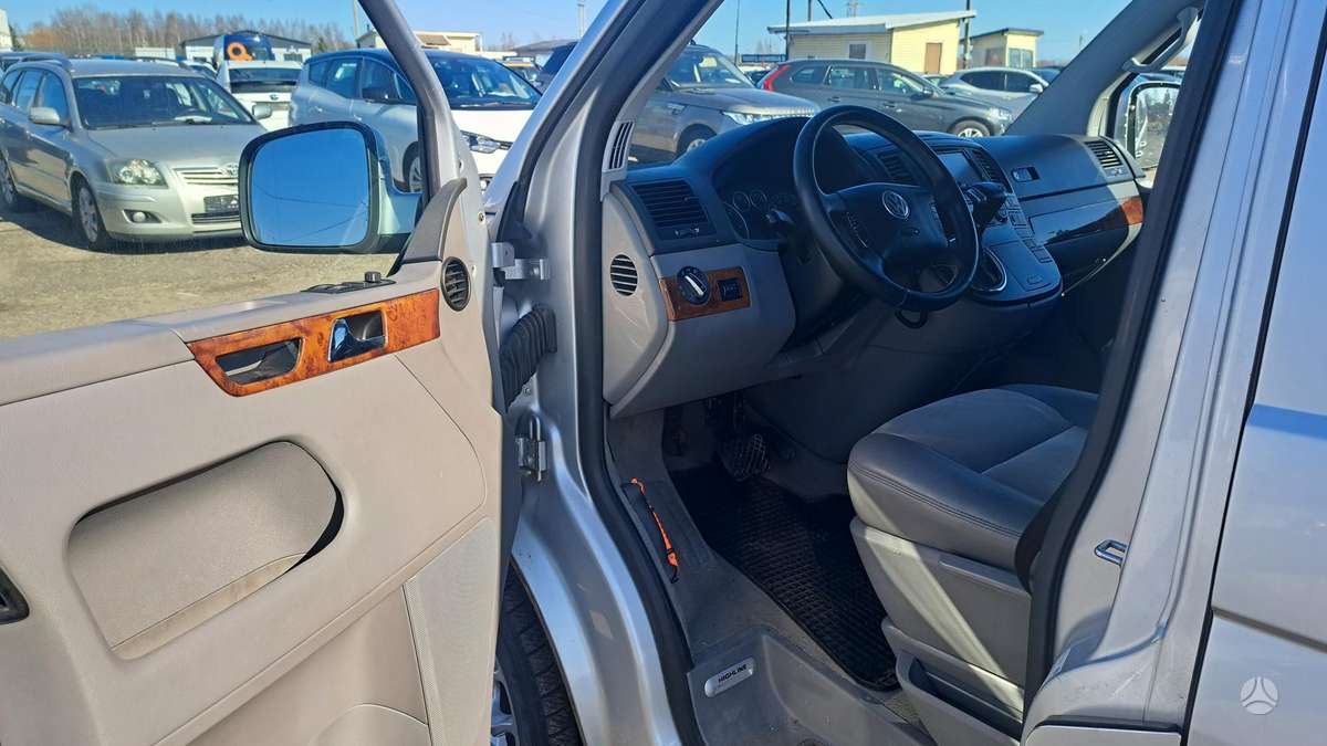 Volkswagen Multivan, 2.5 l., Минивэн