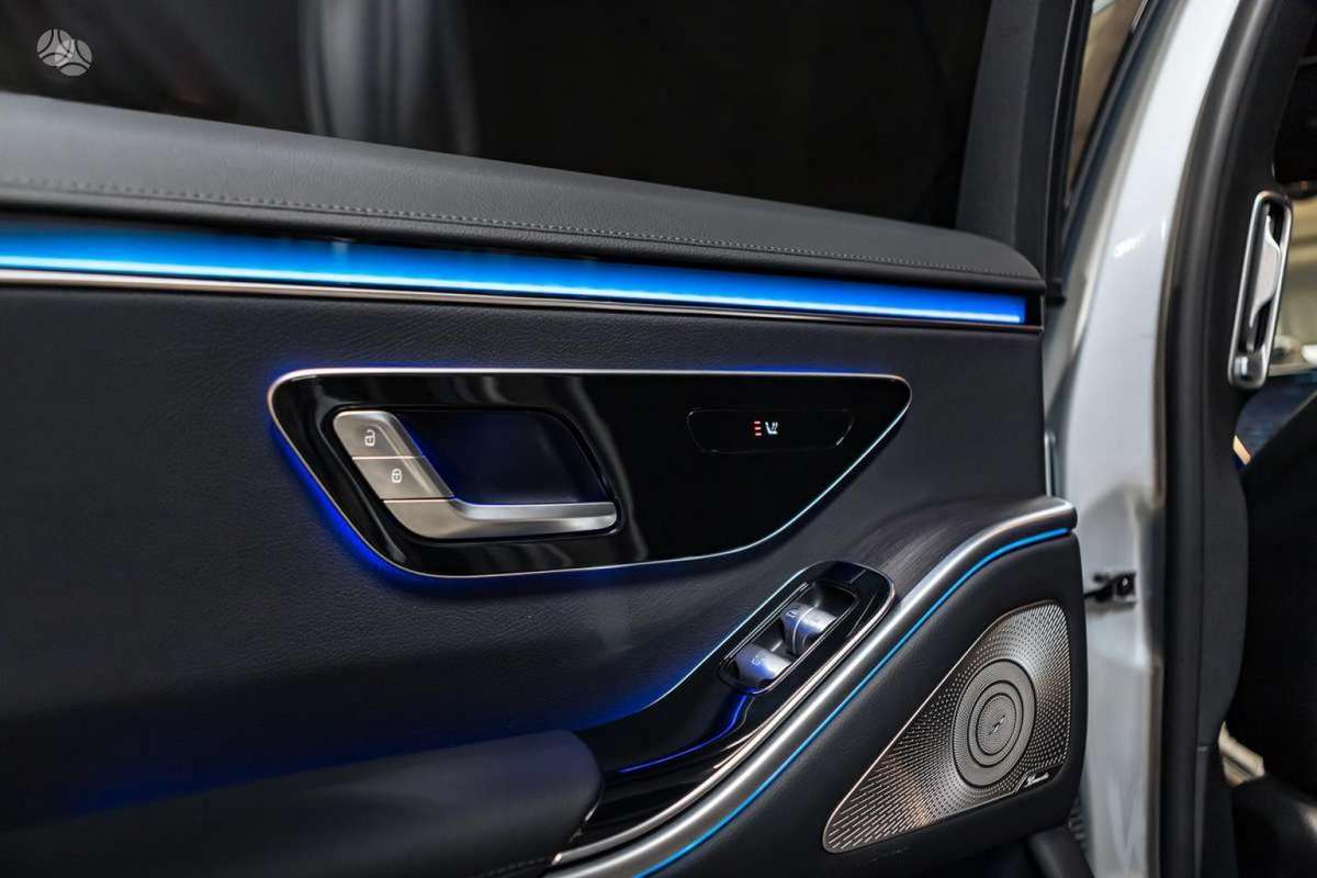 Mercedes-Benz S350, 2.9 l., limuzīns