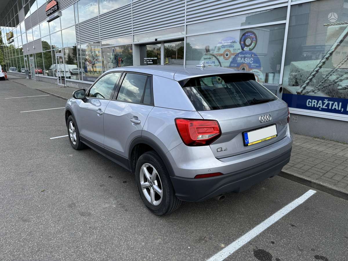 Audi Q2, 1.6 l., Внедорожник / Кроссовер