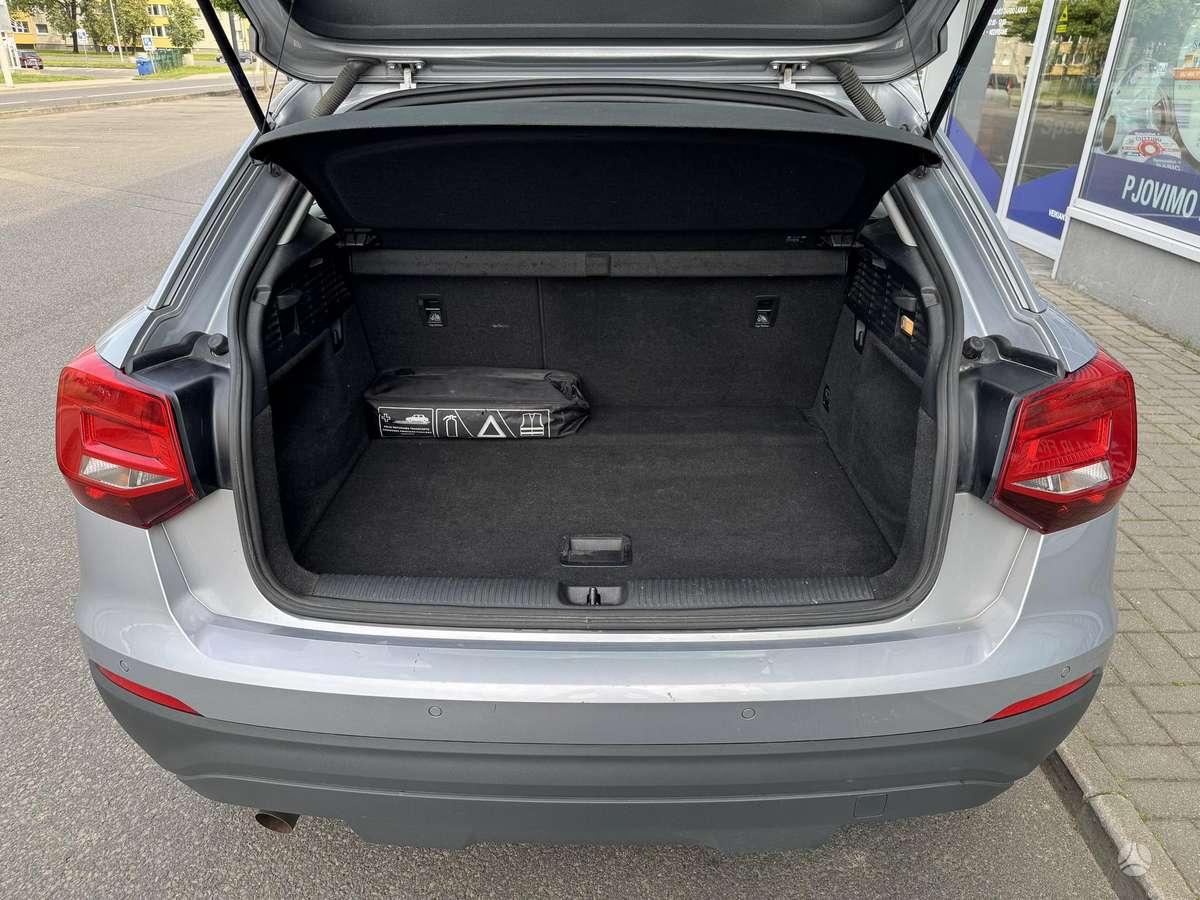 Audi Q2, 1.6 l., Внедорожник / Кроссовер