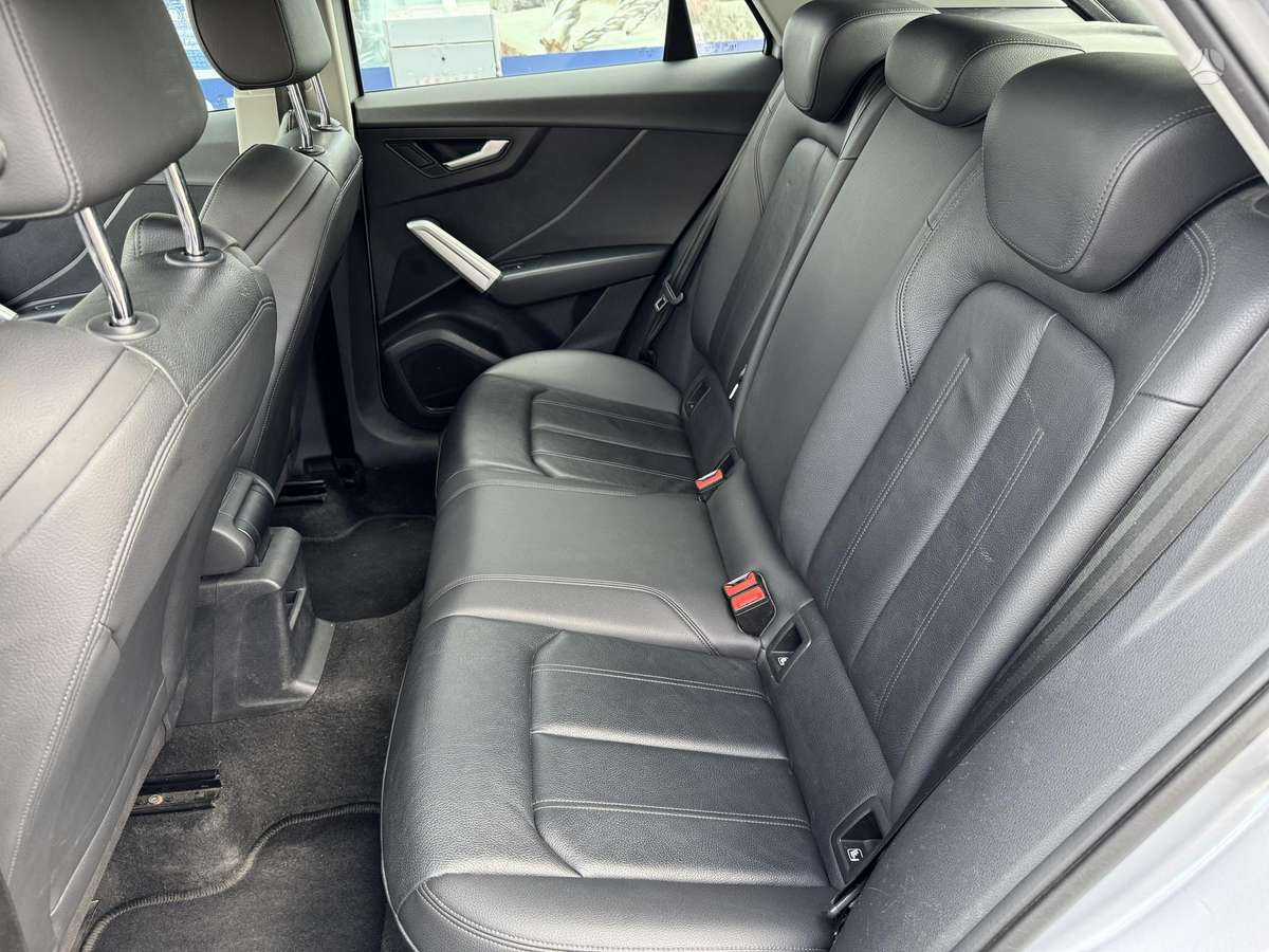 Audi Q2, 1.6 l., Внедорожник / Кроссовер